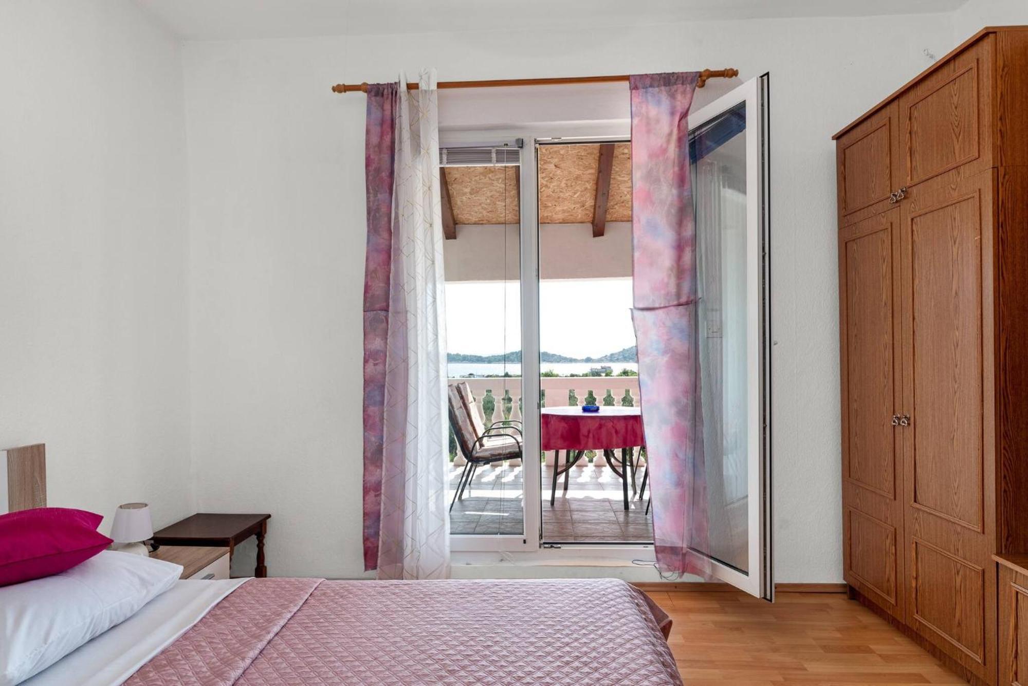 Apartment Lara Tribalj Extérieur photo