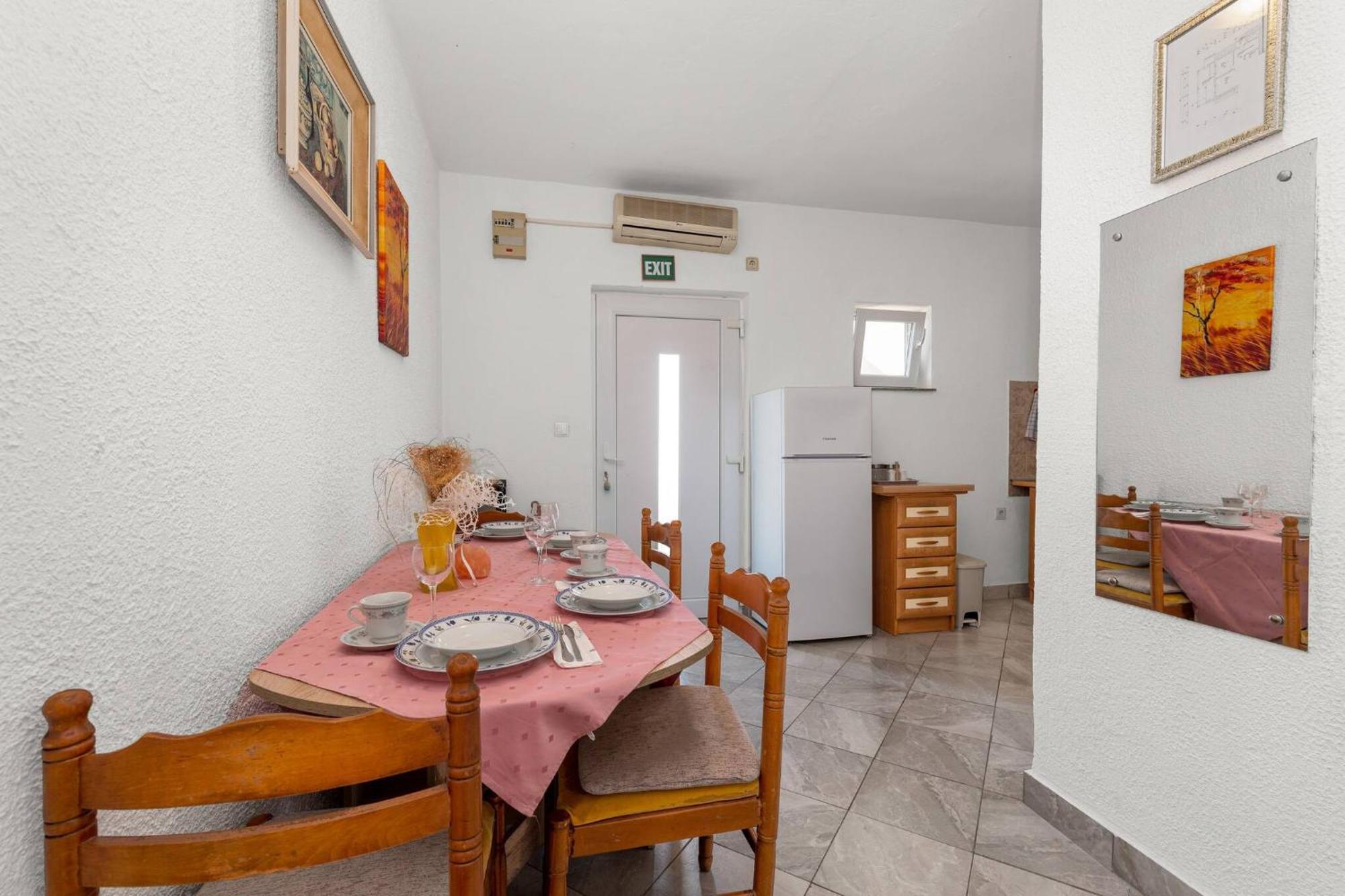 Apartment Lara Tribalj Extérieur photo